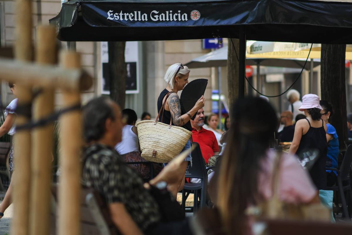 L`onada de calor a Sabadell aquest diumenge - VÍCTOR CASTILLO L`onada de calor a Sabadell aquest diumenge