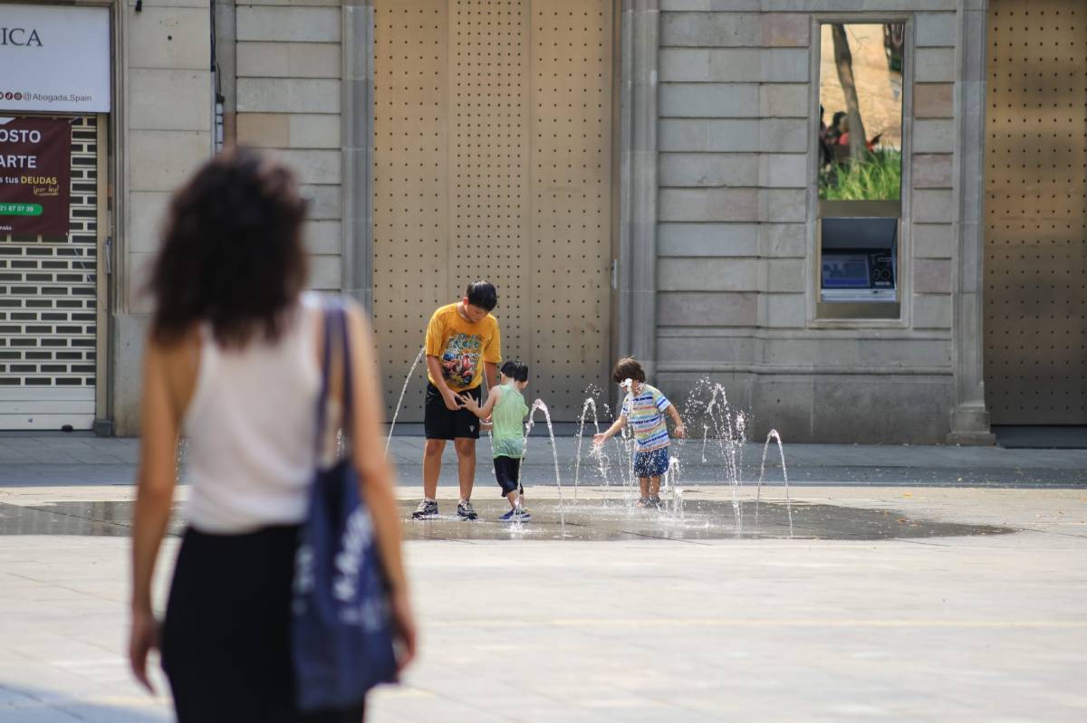 L`onada de calor a Sabadell aquest diumenge - VÍCTOR CASTILLO L`onada de calor a Sabadell aquest diumenge
