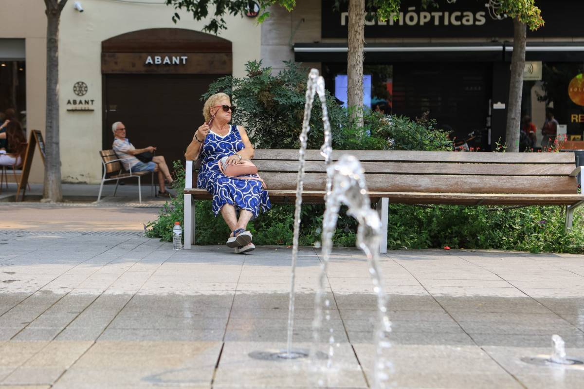 L`onada de calor a Sabadell aquest diumenge - VÍCTOR CASTILLO L`onada de calor a Sabadell aquest diumenge