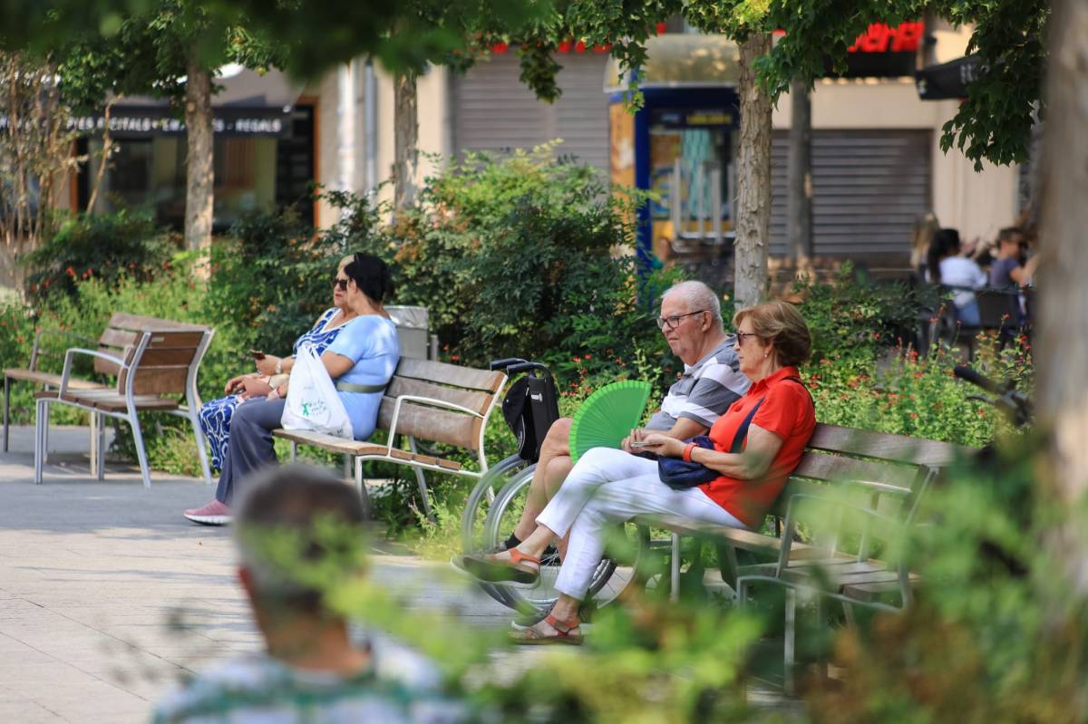 L`onada de calor a Sabadell aquest diumenge - VÍCTOR CASTILLO L`onada de calor a Sabadell aquest diumenge