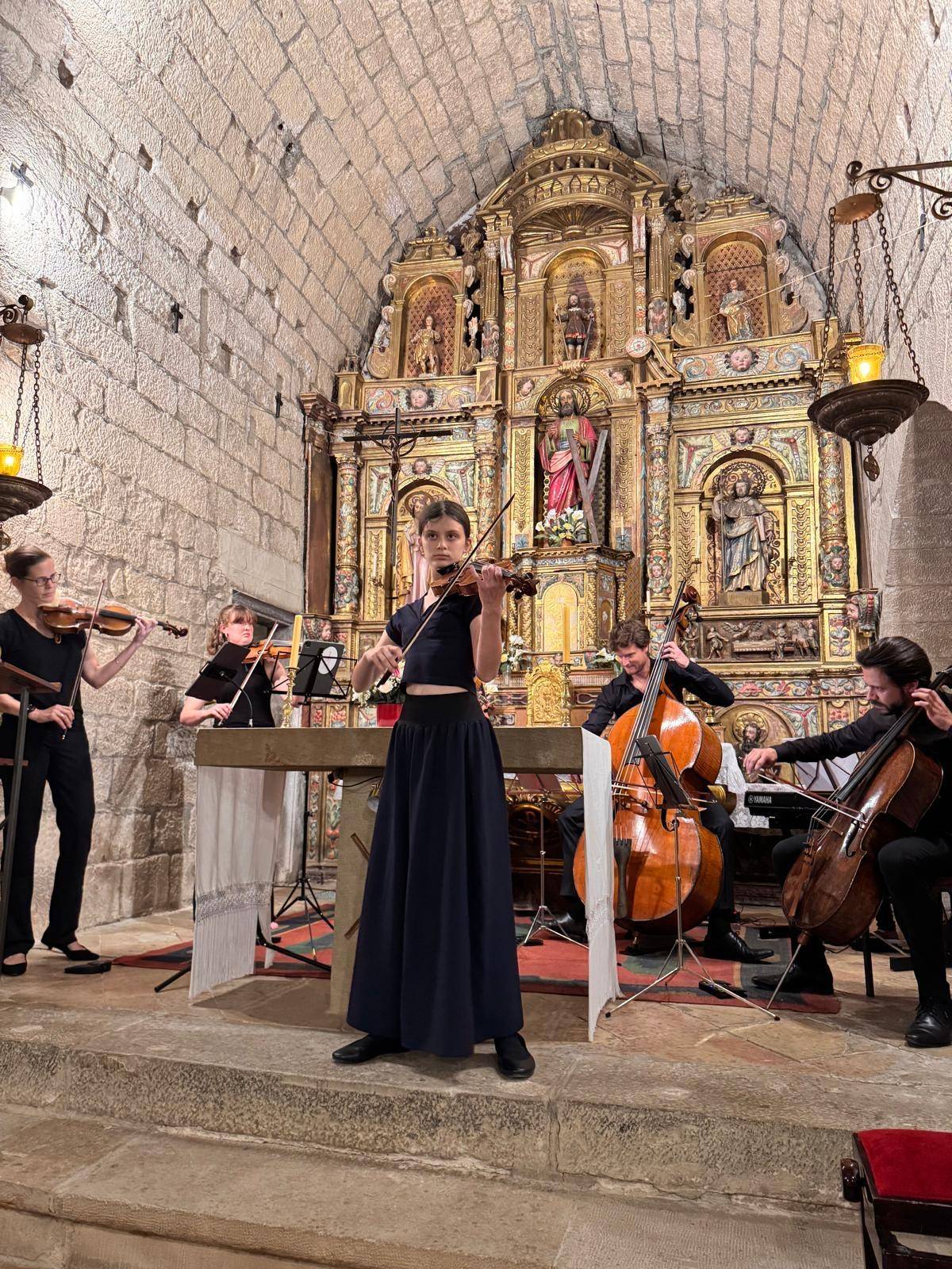 Nit màgica a l’església de Sant Andreu de Clarà amb el concert de l'AIMS