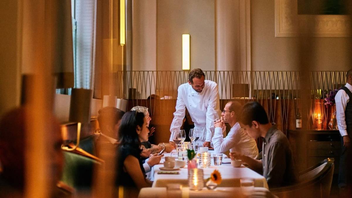 Torna la carn al primer restaurant vegà amb tres estrelles Michelín del món