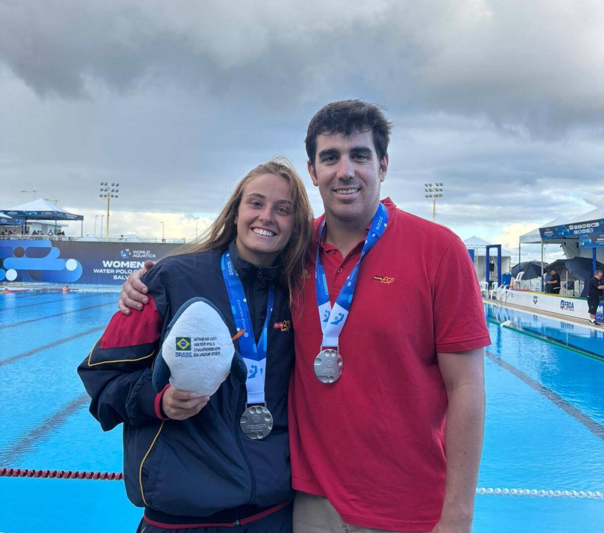 Irene Casado i Enric Arnella, de l'Astralpool CN Sabadell, plata al Mundial sub-20