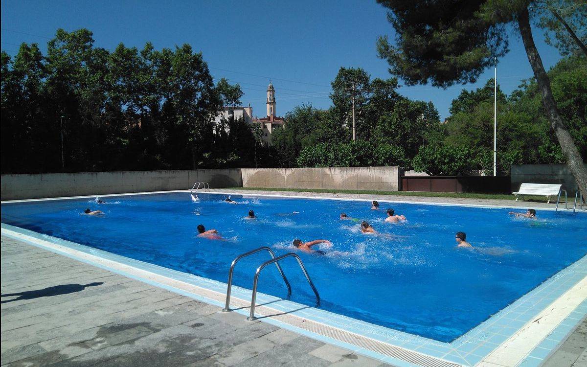 Apareixen excrements en una piscina de Tarragona i detecten uns inesperats responsables