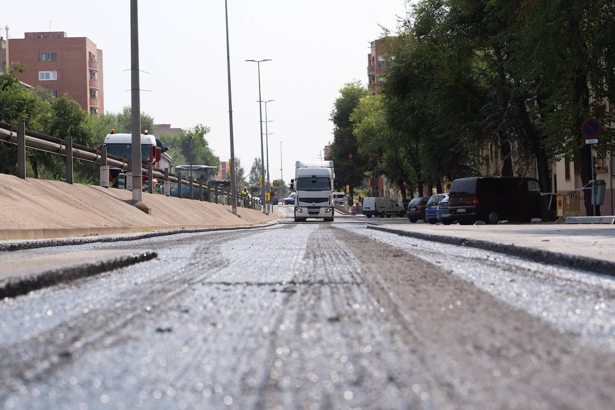 Obres d`asfaltatge a la Gran Via