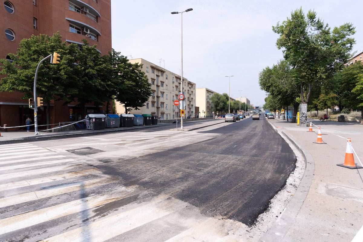 Obres d`asfaltatge a la Gran Via