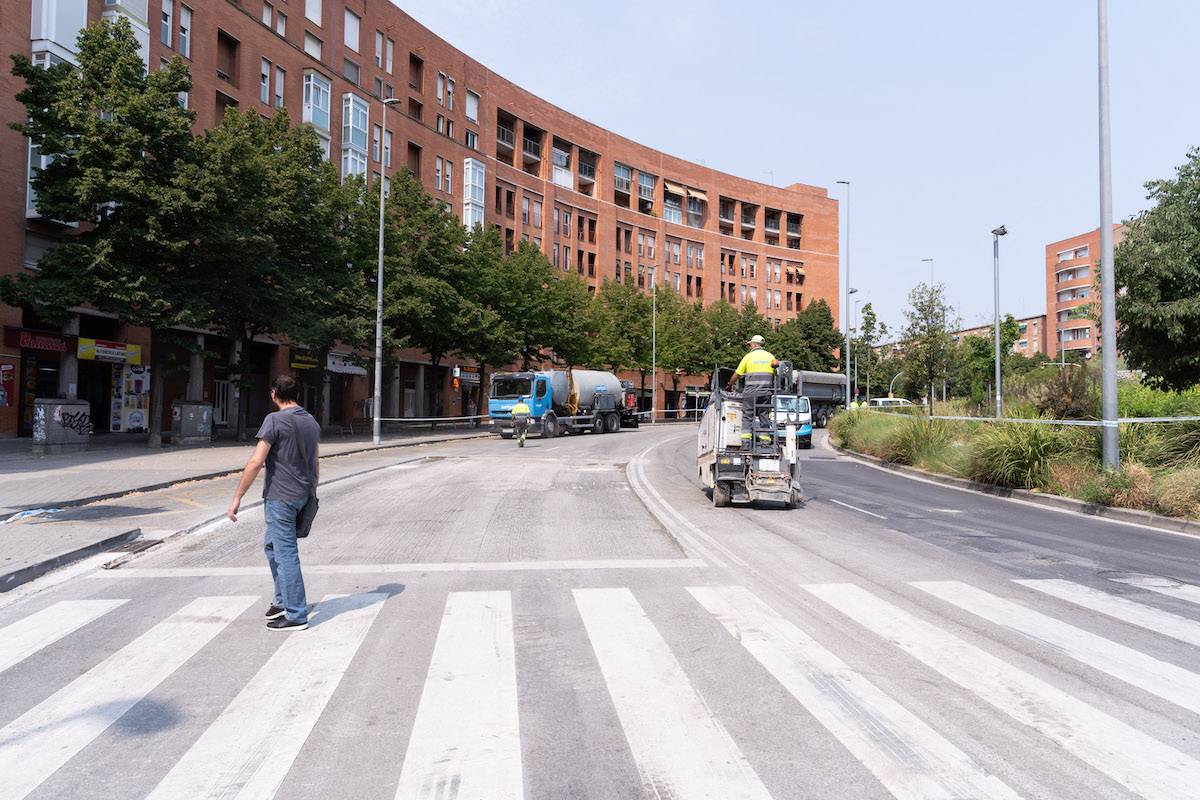 Obres d`asfaltatge a la Gran Via