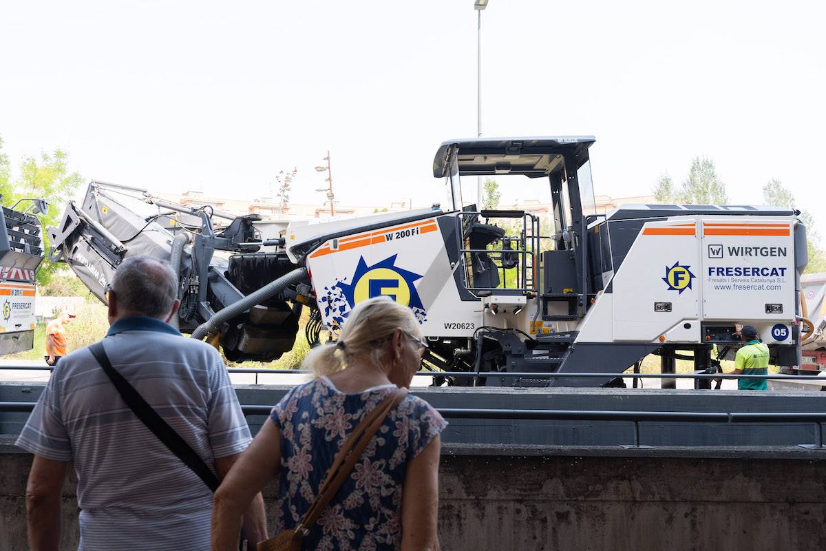 Obres d`asfaltatge a la Gran Via