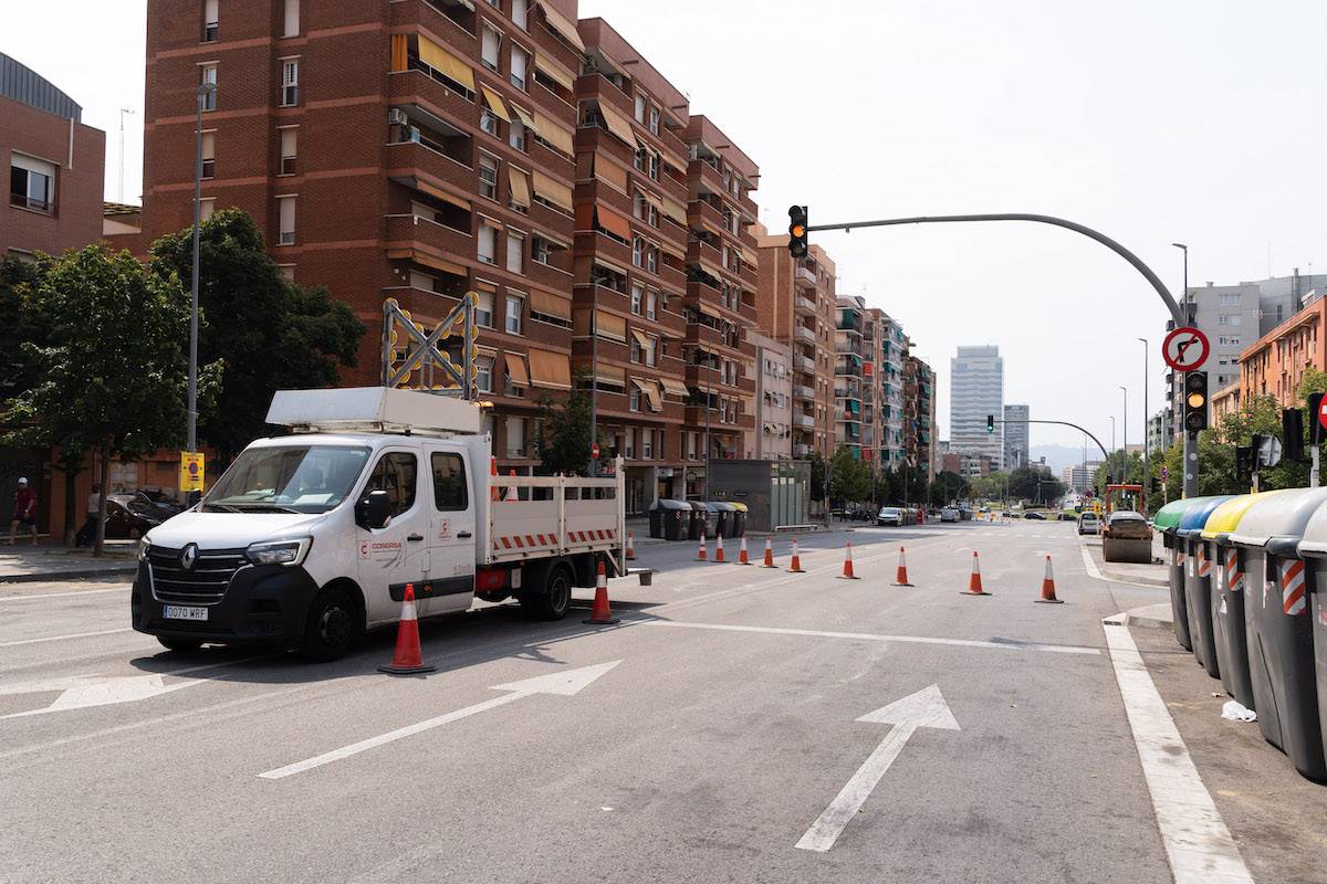 Obres d`asfaltatge a la Gran Via