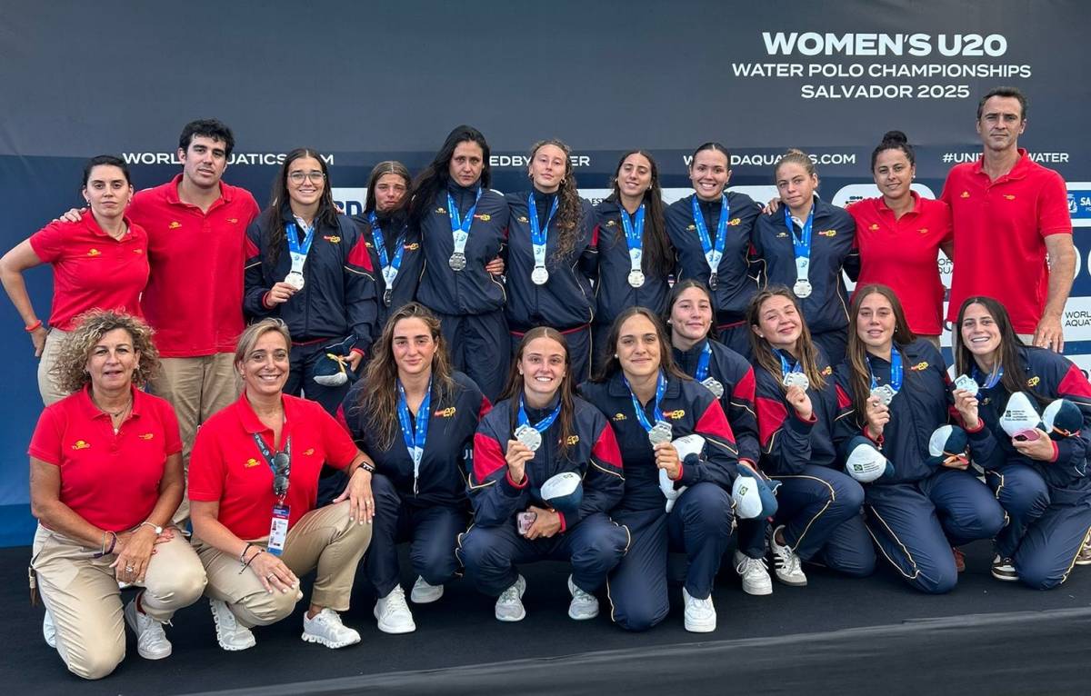Plata per a la selecció femenina júnior al Mundial de waterpolo