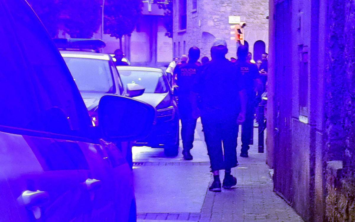 Detingut a Manresa un home acusat d'agredir dues dones al carrer Santa Llúcia