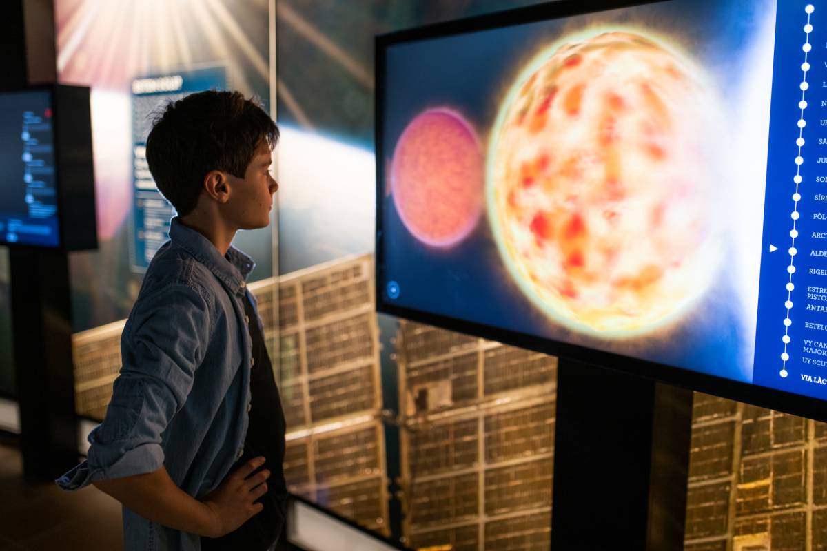 Exposició de la Sala de l`Univers, a l`Edifici Central del Parc - Toni Grases Exposició de la Sala de l`Univers, a l`Edifici Central del Parc