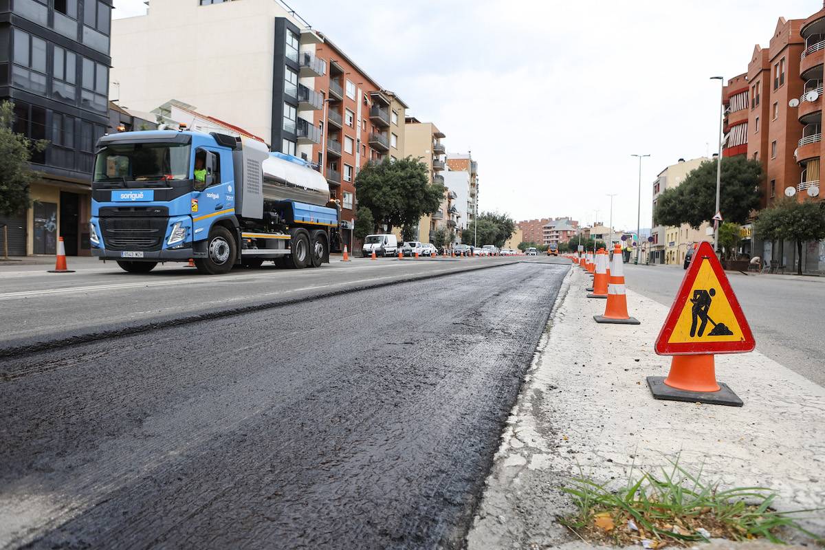 Obres d'asfaltatge a la Gran Via - Víctor Castillo