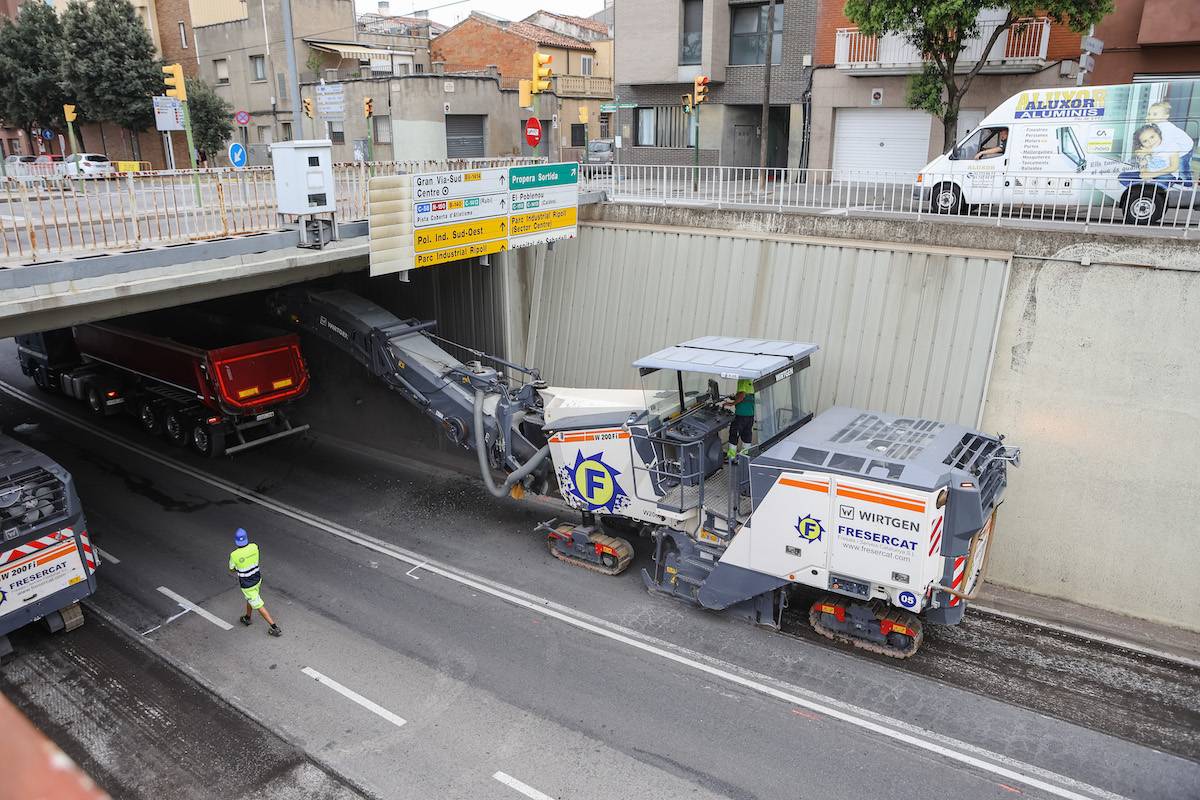 Obres d'asfaltatge a la Gran Via - Víctor Castillo