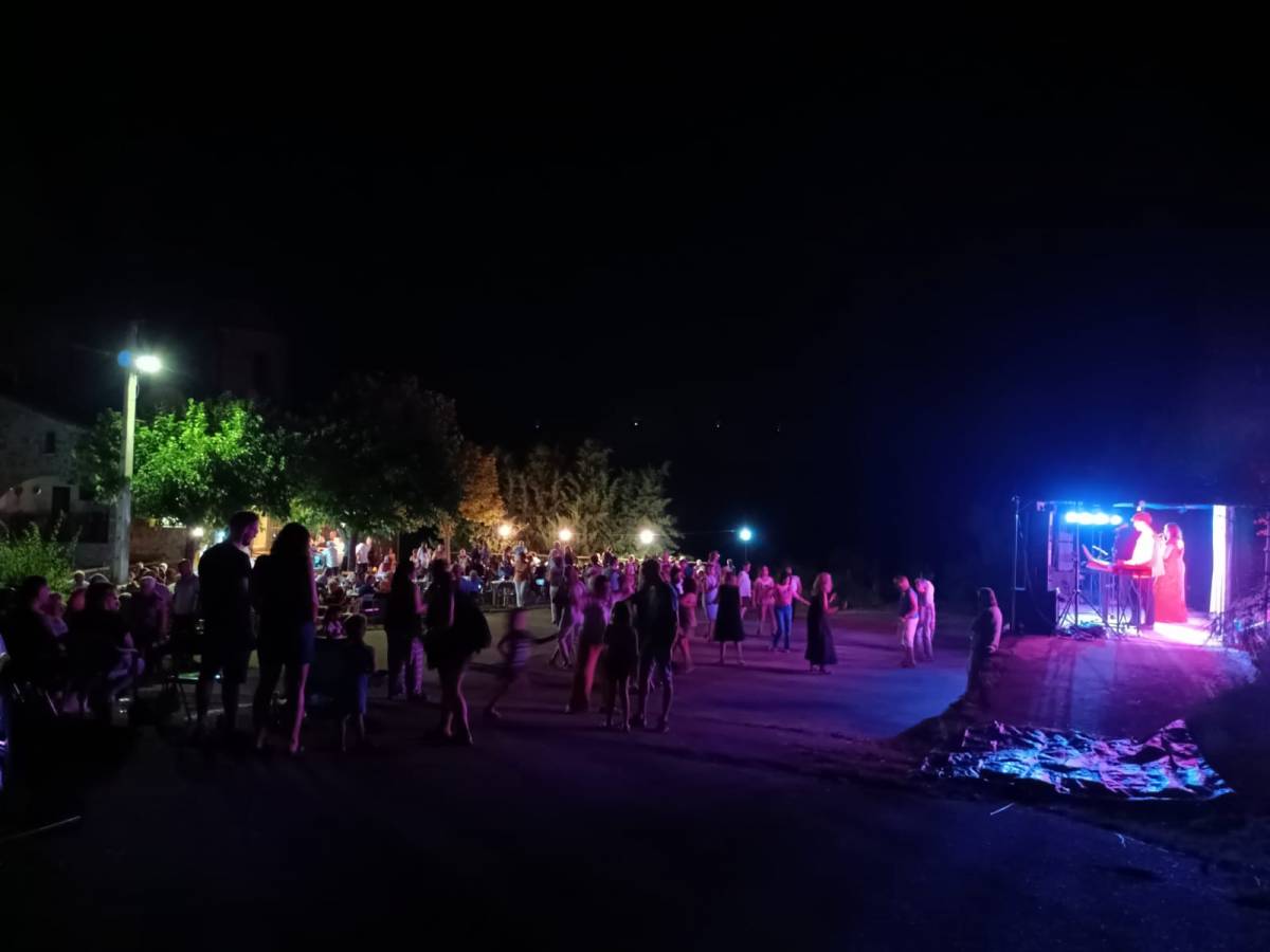 Festa major de Madrona  - Lídia  Rosells i Sílvia Casals