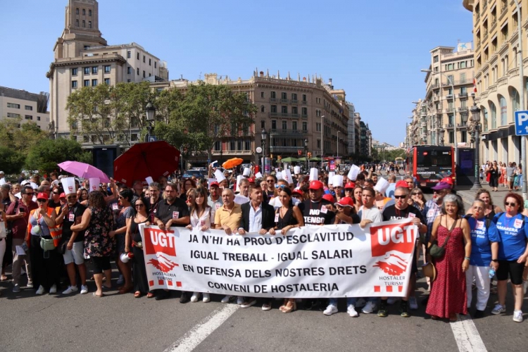 Els treballadors de l'hostaleria es revolten en ple estiu: «Ja n'hi ha prou d'esclavitud»