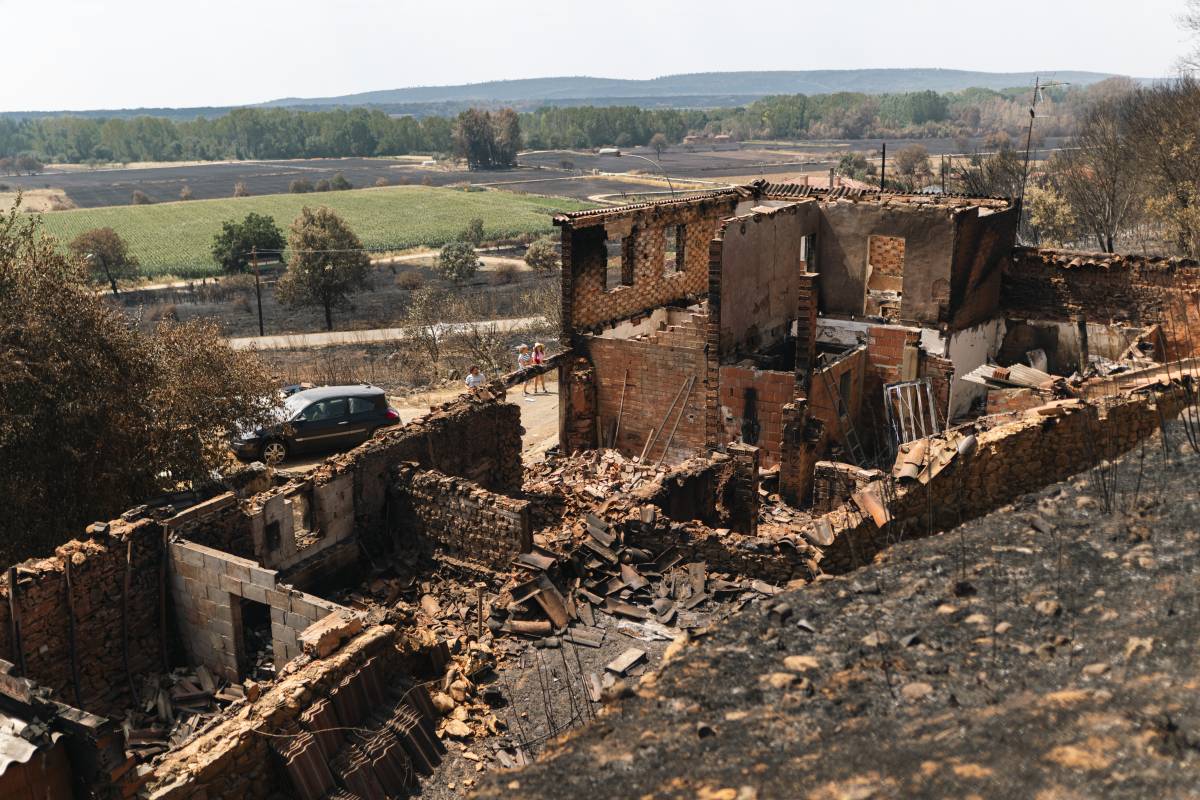 Millora la situació dels incendis a l'Estat però encara queden 18 focs actius greus