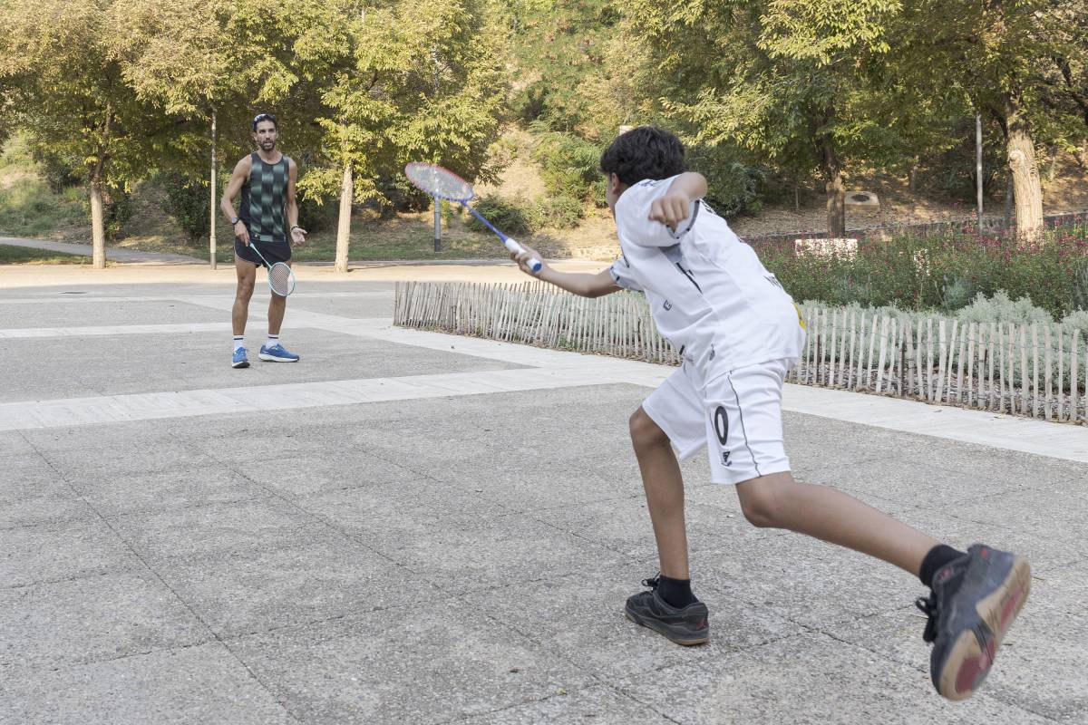 En dies de calor intensa, el parc es converteix en una zona on poder estar més fresc que a casa - Lluís Clotet En dies de calor intensa, el parc es converteix en una zona on poder estar més fresc que a casa