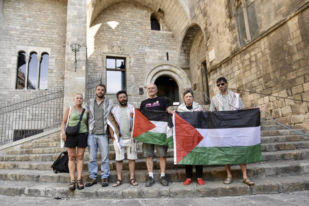 Desenes de vaixells salparan de Barcelona cap a Gaza en la «major missió humanitària de la història»