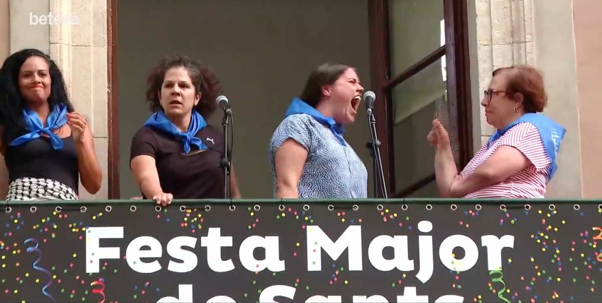 El crit de les pregoneres de la Festa Major de Sants contra la inacció política