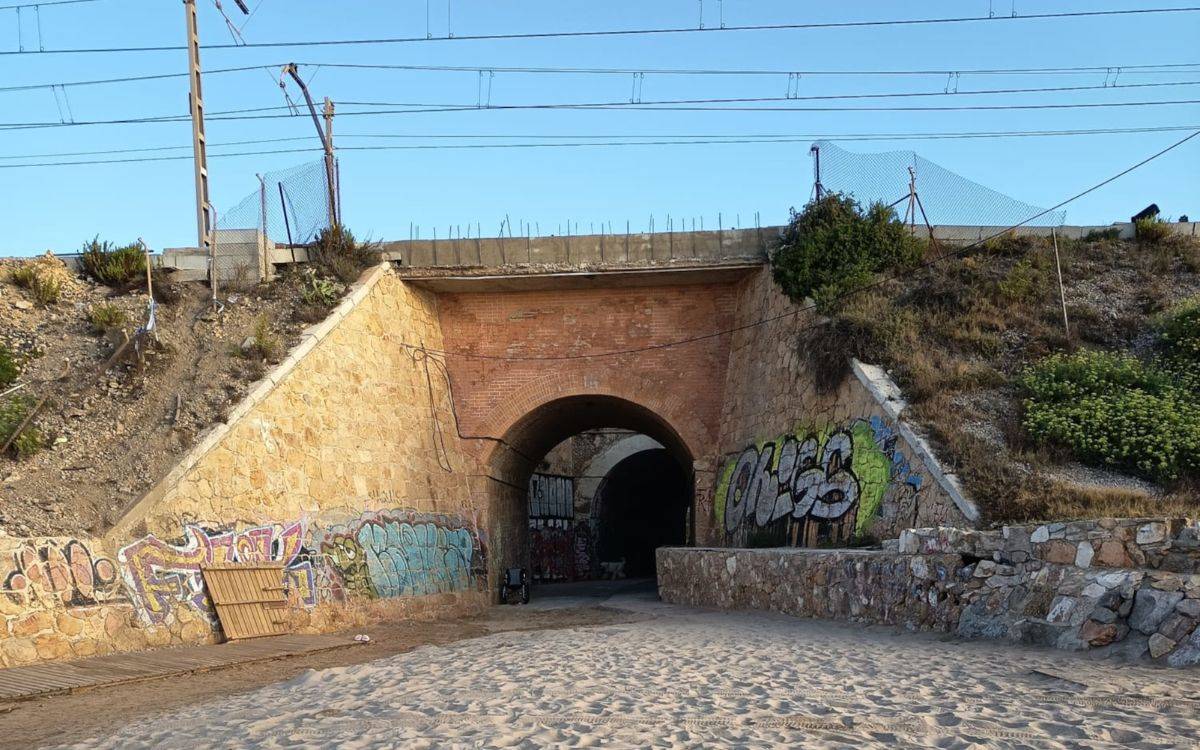 Reobert el túnel d'accés a la platja Llarga de Tarragona per Cala Romana
