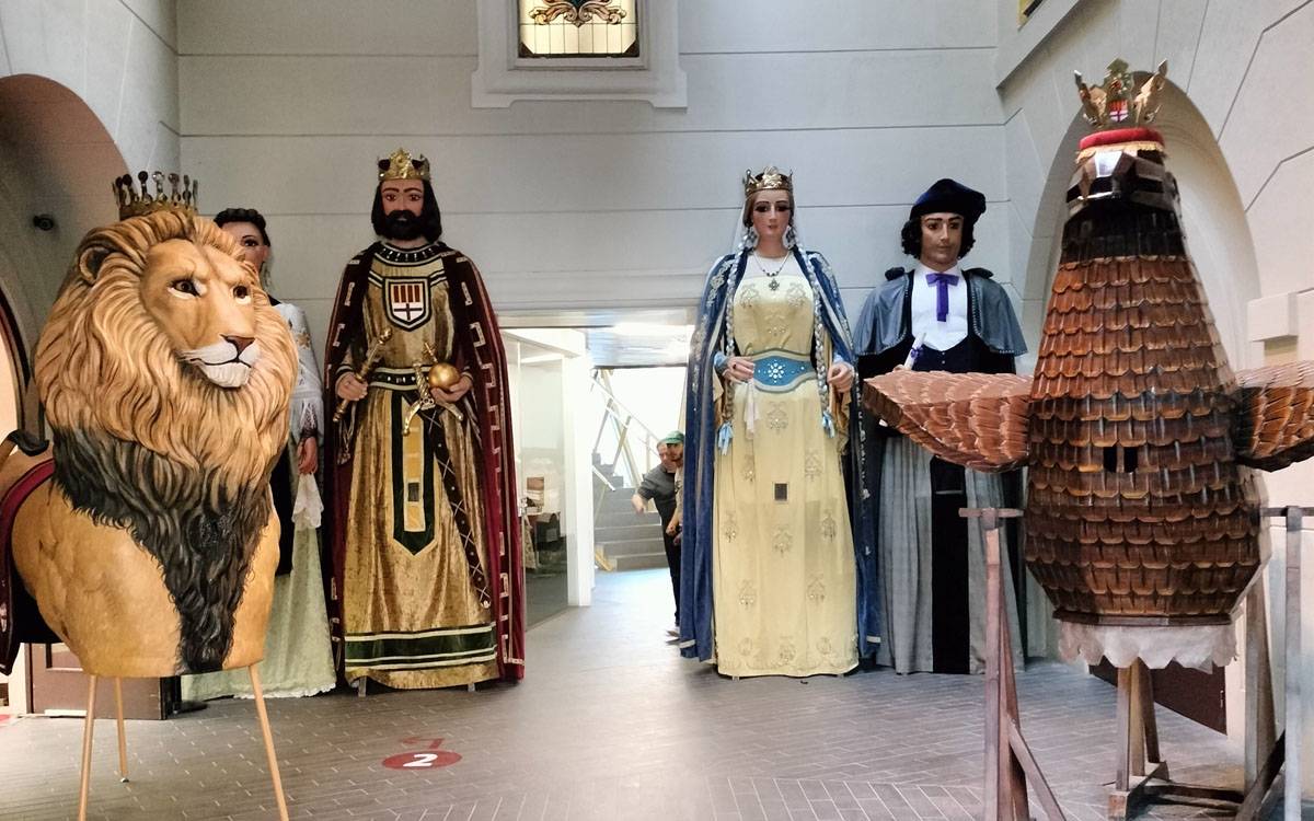 La Imatgeria de Manresa es prepara per lluir esplèndida durant la Festa Major