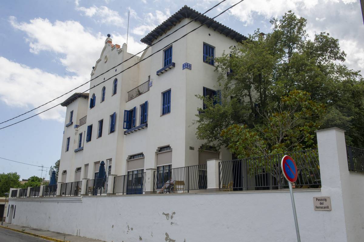 Les Fonts Passeig del Ferrocarril - Alberto Tallón Les Fonts Passeig del Ferrocarril