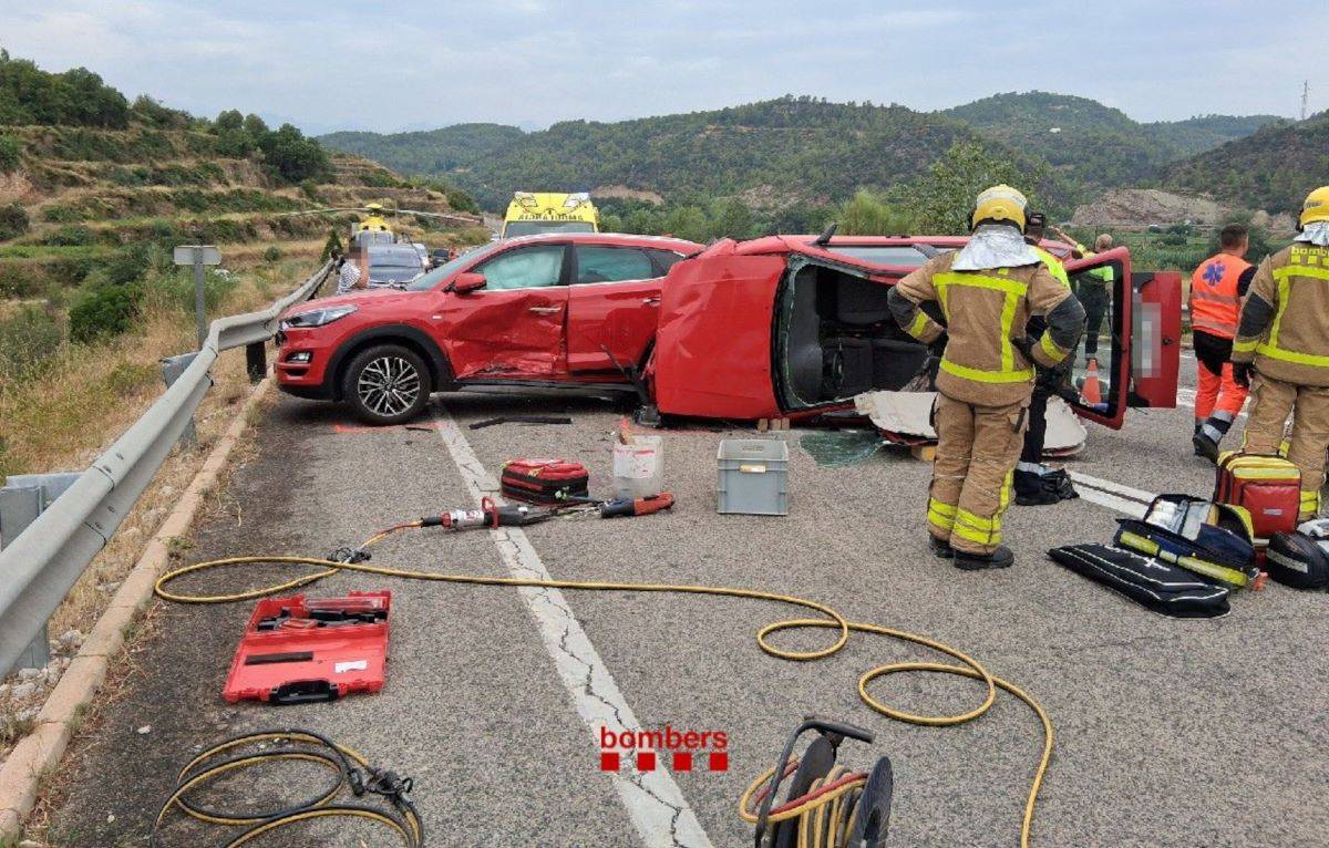 Ferit greu en conductor d'un turisme en una col·lisió frontal amb un altre cotxe a Benifallet