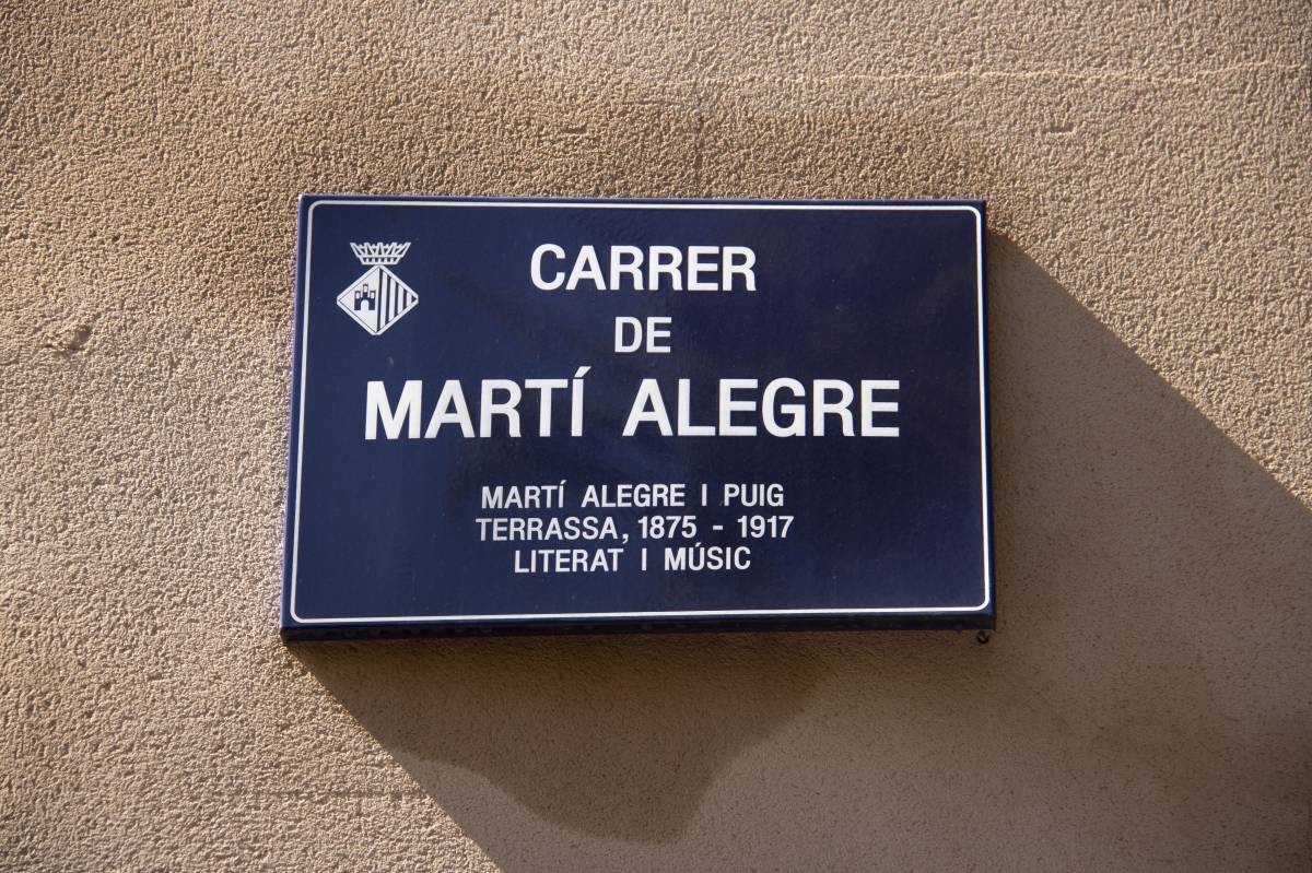 Placa amb el nom del carrer - Uma Jareño