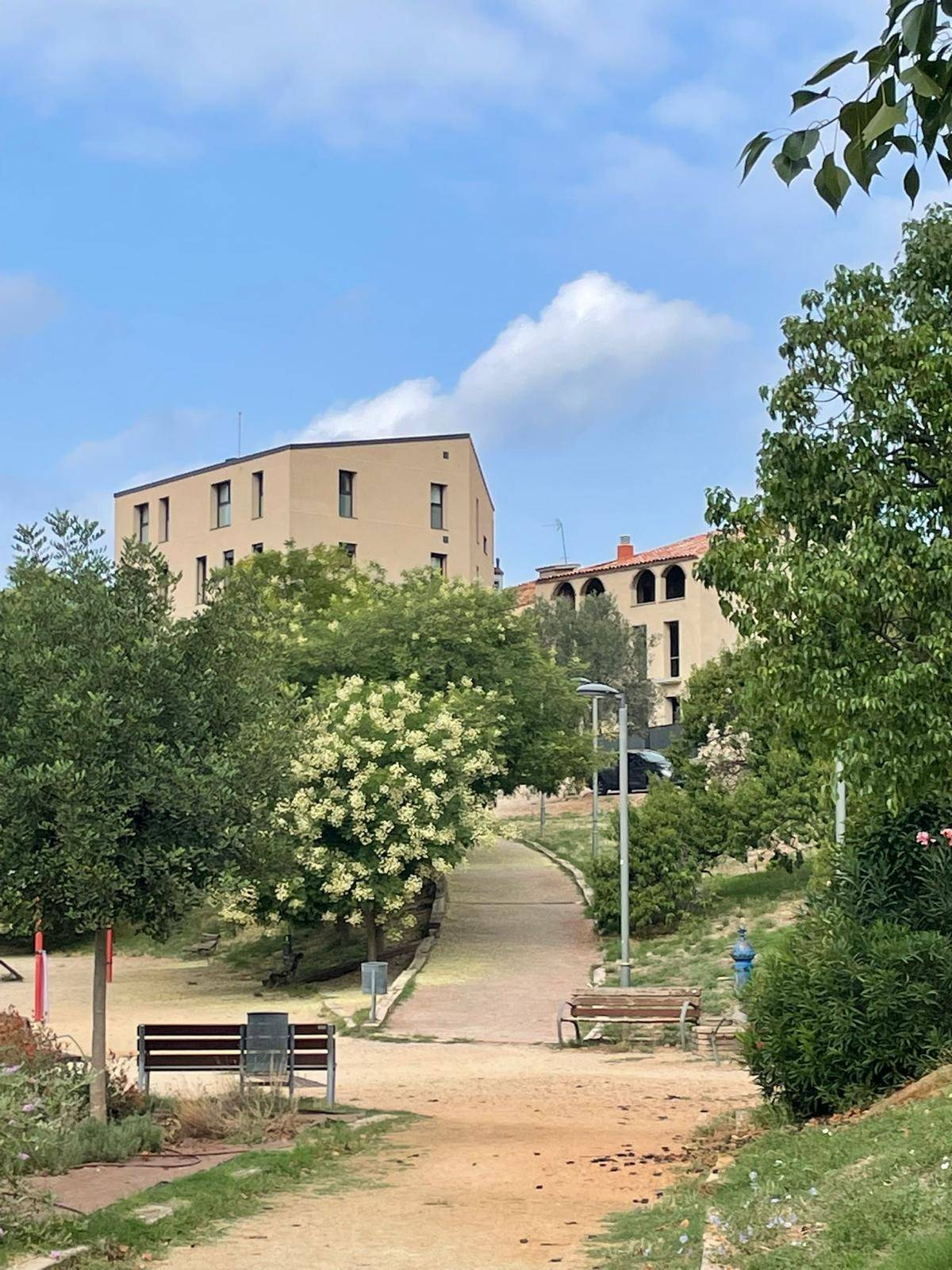 De masia a residència de gent gran: el Casc Antic de Castellar acull un nou equipament
