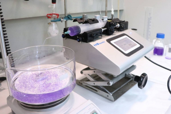 Una investigació de la URV aconsegueix sintetitzar microcàpsules amb plàstics d'origen natural