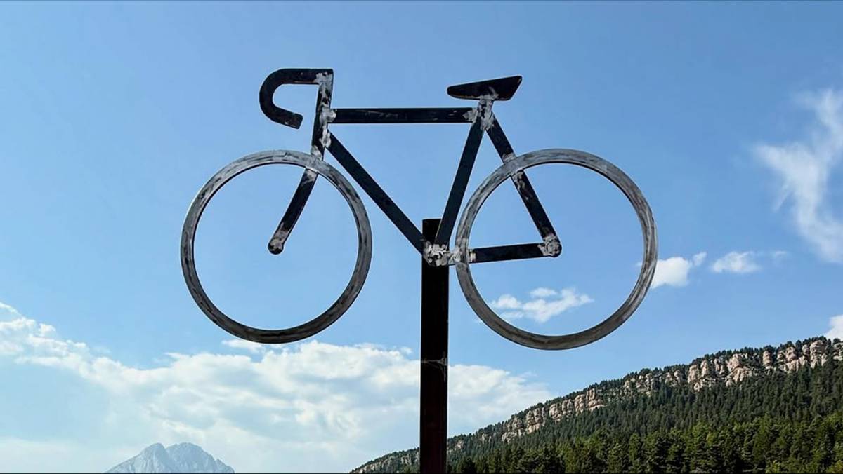 Vandalitzen l'escultura dedicada al ciclisme del Coll de Pradell