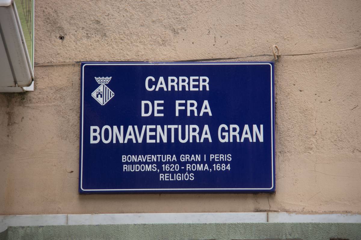 Placa del carrer Fra Bonaventura Gran - Uma Jareño Placa del carrer Fra Bonaventura Gran