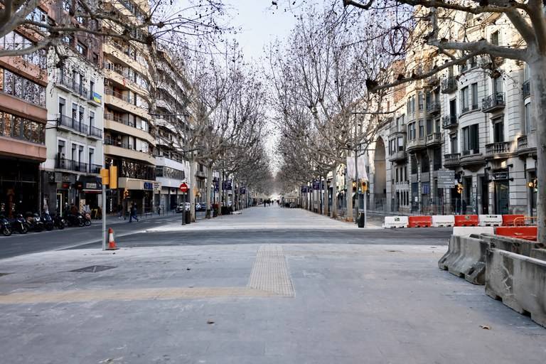 La rambla Ferran estrena voreres, arbres i un aire nou després de deu mesos d’obres