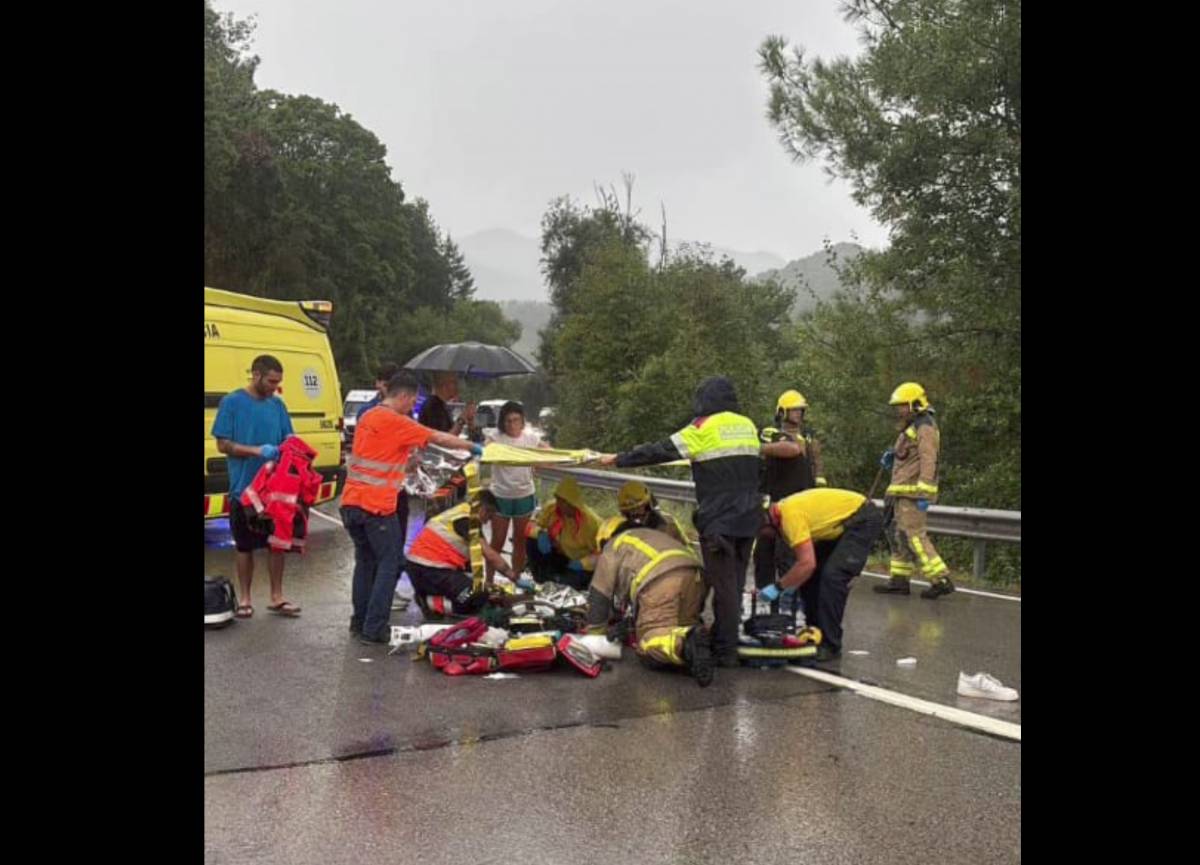 Un motorista ferit de gravetat en un accident a Arbúcies