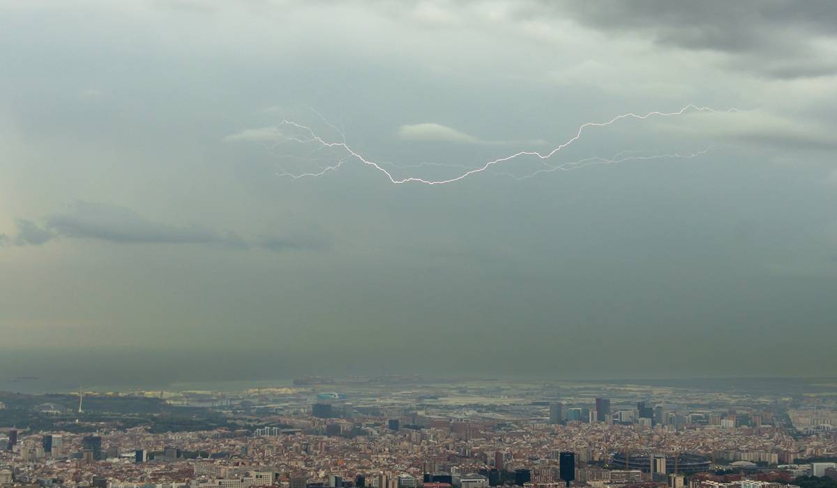 El Meteocat manté l'alerta per pluges i tempestes a 27 comarques