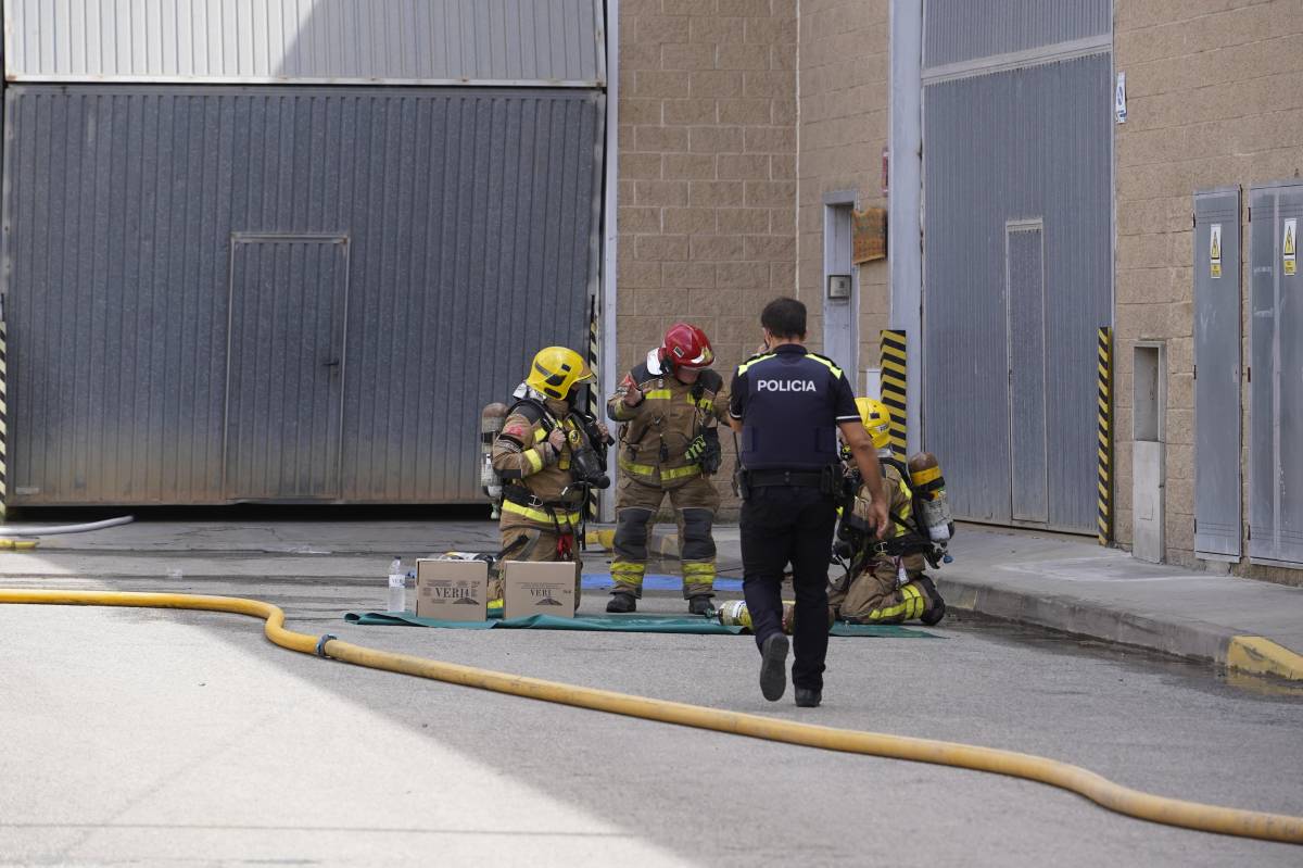 Incendi al polígon de Castellar