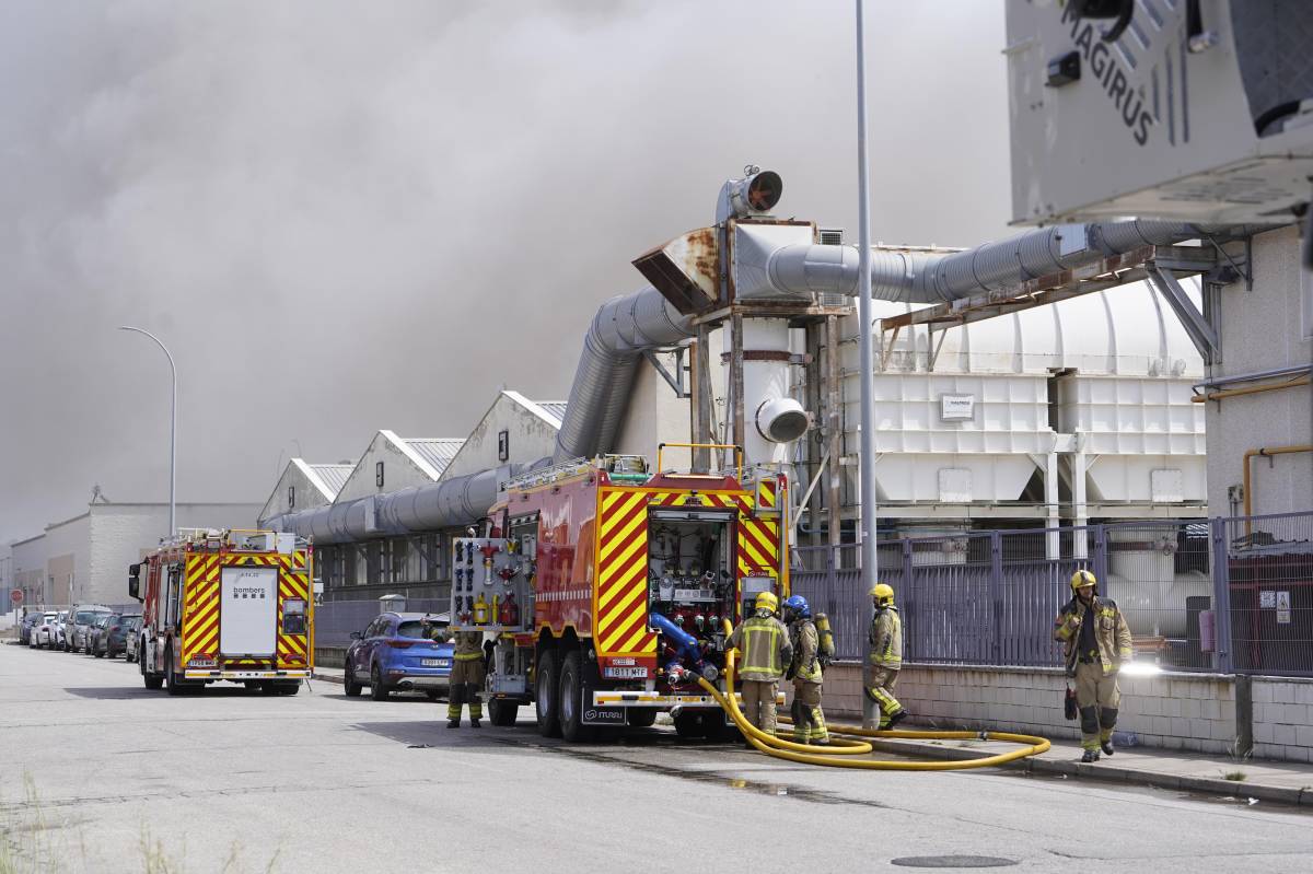 Incendi al polígon de Castellar