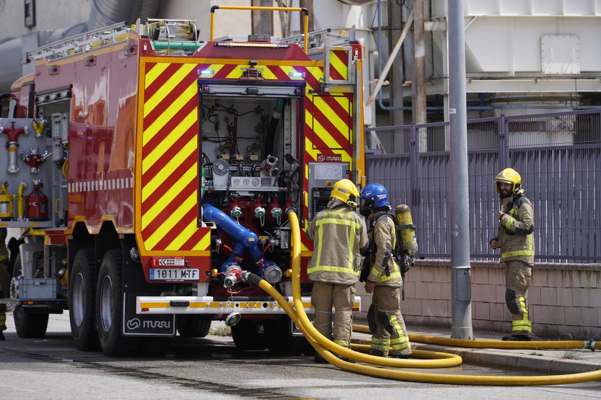 Incendi al polígon de Castellar