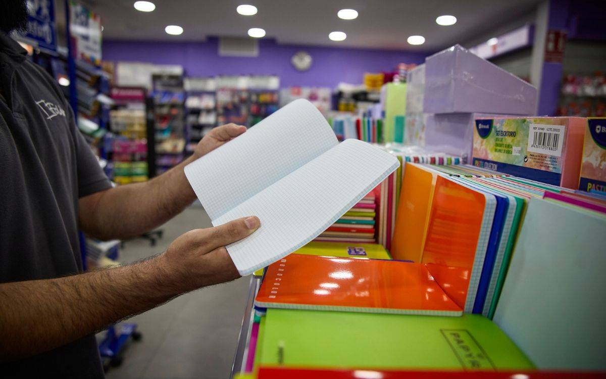 L'Ajuntament de Cambrils convoca ajuts per a la compra de llibres i material escolar