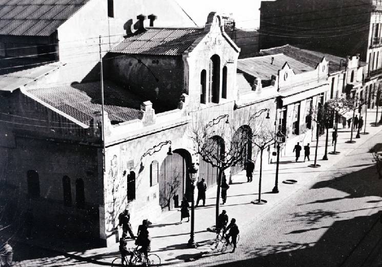 Façana del saló Imperial. 1945-1950 - Àngel Casas / Arxiu Històric de Sabadell Façana del saló Imperial. 1945-1950