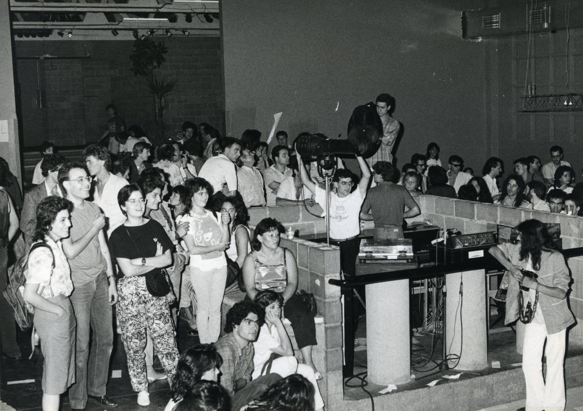Discoteca La Nau: de la fàbrica al ball i les copes