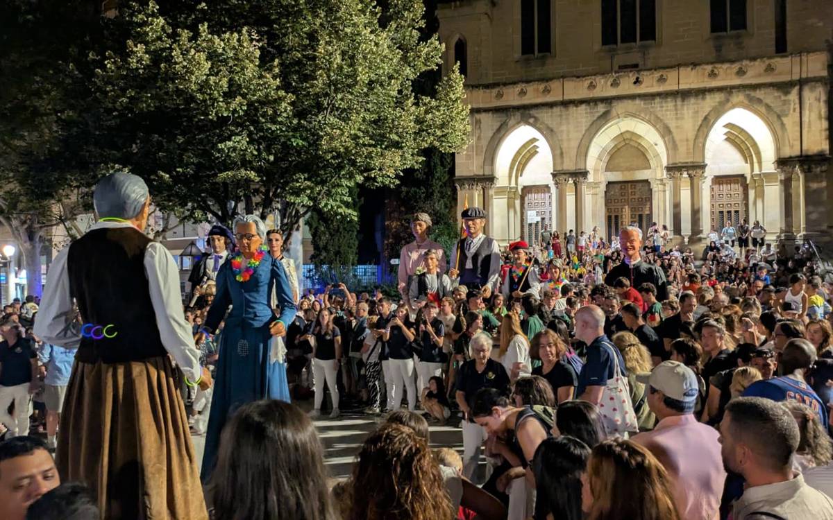 Els gegants tornen a brillar de nit a la Festa Major de Manresa