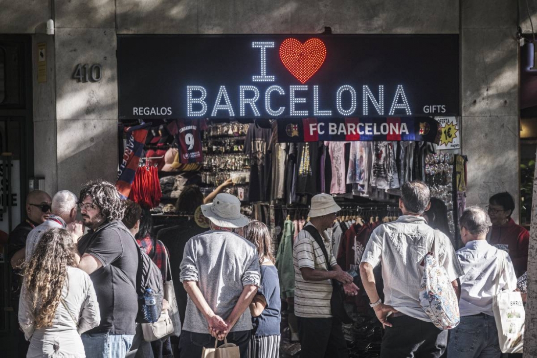 Estades més curtes i menor despesa dels turistes durant l'estiu: «Hi ha menys alegria per gastar»