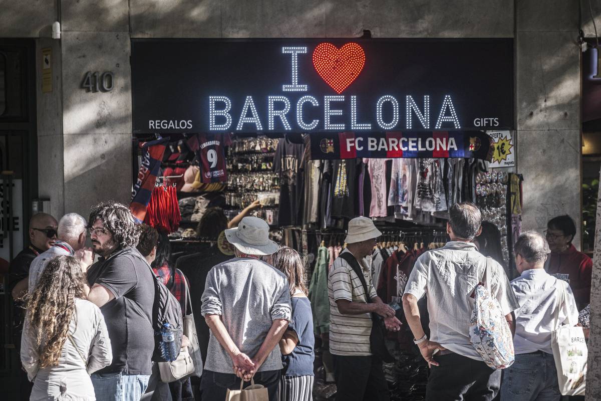 Estades més curtes i menor despesa dels turistes durant l'estiu: «Hi ha menys alegria per gastar»