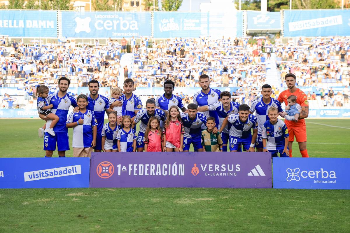 L`onze titular en la jornada inaugural - Victor Castillo L`onze titular en la jornada inaugural