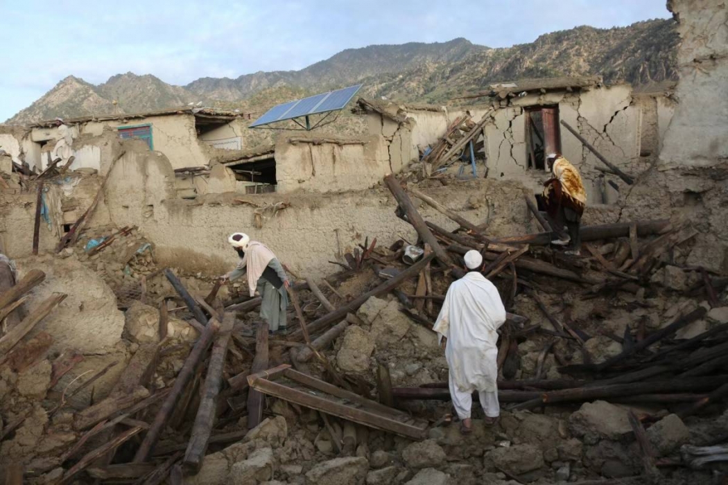 Un terratrèmol a l'Afganistan deixa com a mínim 600 morts i milers de ferits