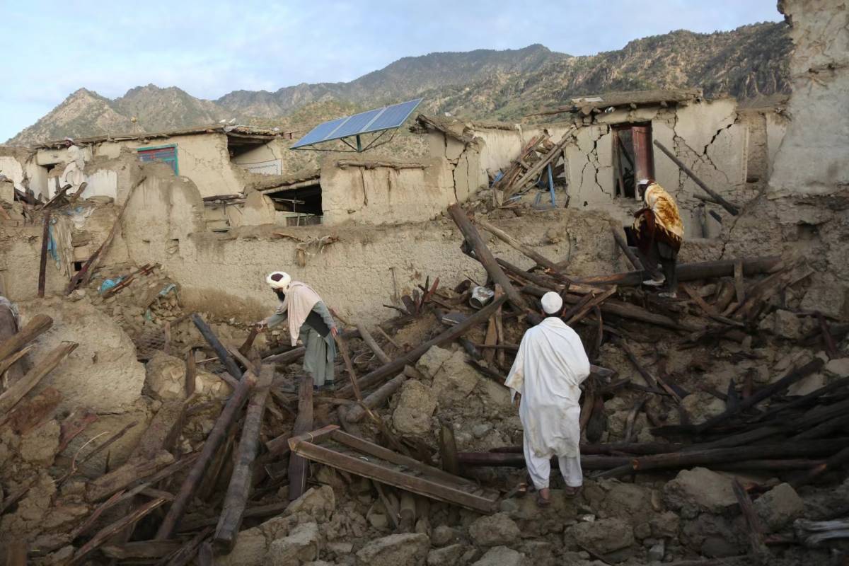 Un terratrèmol a l'Afganistan deixa com a mínim 600 morts i milers de ferits
