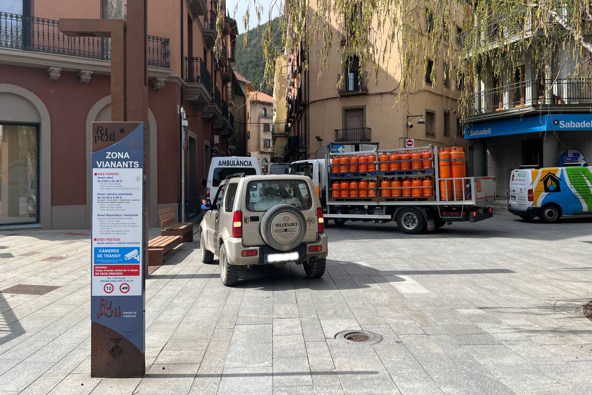 Comença la prova per descongestionar el trànsit al barri vell