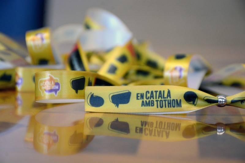 Olot impulsa una campanya per reforçar l’ús social del català